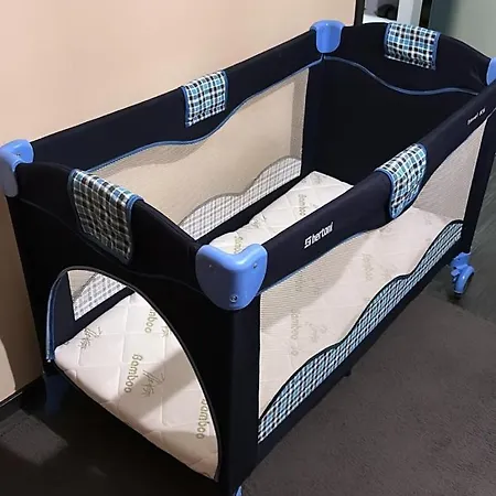 Cozy With Parking Lot Апартаменты